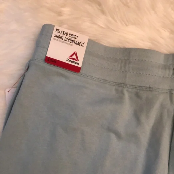 NWT Women Reebok Relaxed Shorts in XL - 2 Pockets - Grey Mist Color - Picture 9 of 9